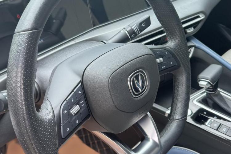 长安 逸动 2021款 PLUS 蓝鲸NE 1.4T GDI DCT旗舰型中控内饰7001