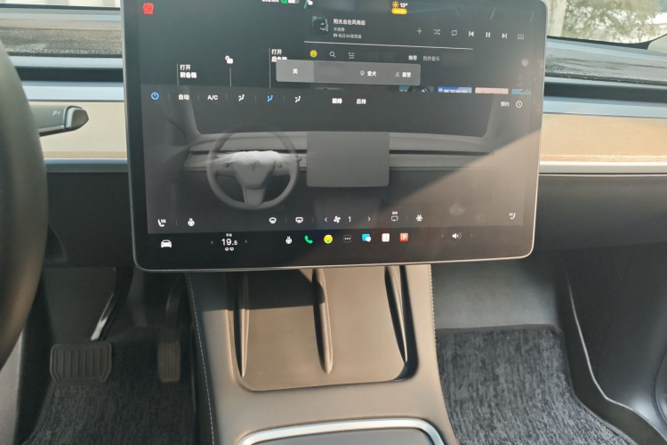 特斯拉 Model Y 2021款 标准续航后驱版局部细节16