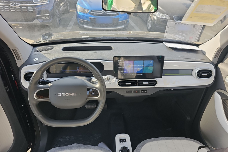 吉利银河 2025款 210km 熊猫卡丁中控内饰12