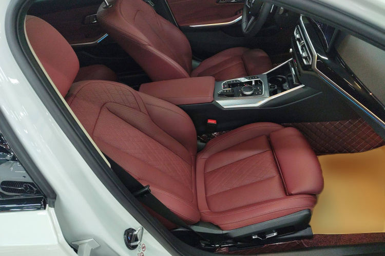 宝马3系 2024款 325Li M运动曜夜套装局部细节41