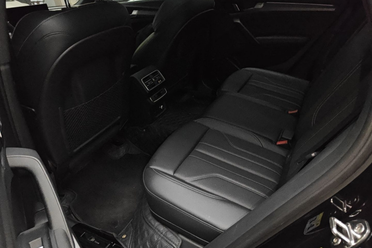 奥迪Q5L 2024款 40 TFSI 豪华动感型中控内饰7004