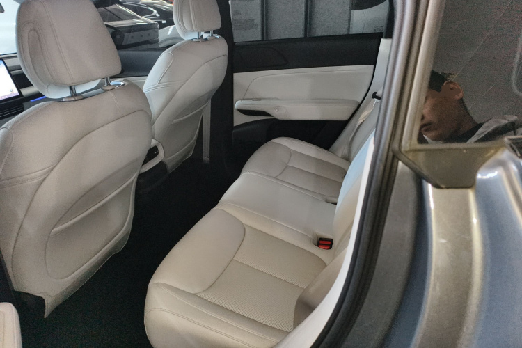 小鹏G6 2023款 700 四驱性能 Max中控内饰21