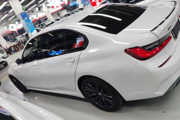 宝马3系 2021款 325Li M运动曜夜套装车身外观4