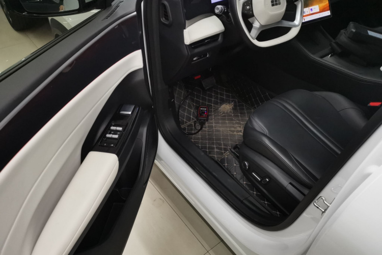 吉利银河 银河L7 2024款 1.5T 115km MAX  龙腾版中控内饰20