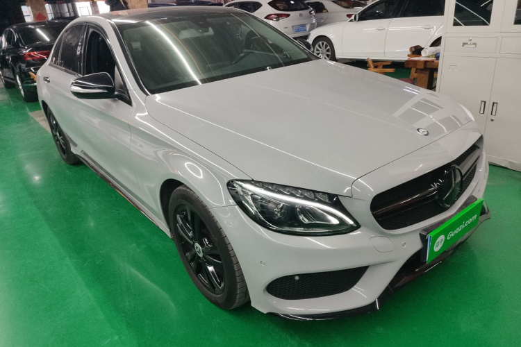 奔驰C级 2017款 改款 C 200 L 运动版车身外观3