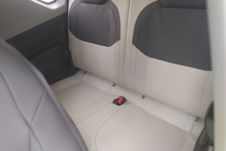 吉利银河 2024款 200km 熊猫骑士中控内饰21