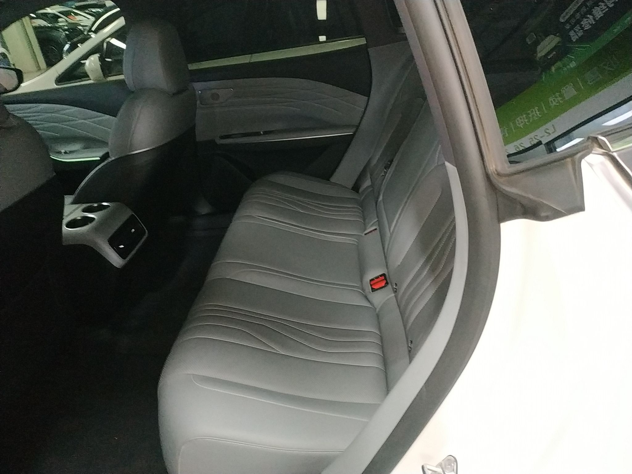 吉利银河 银河E8 2024款 665km 后驱星舰 远航版