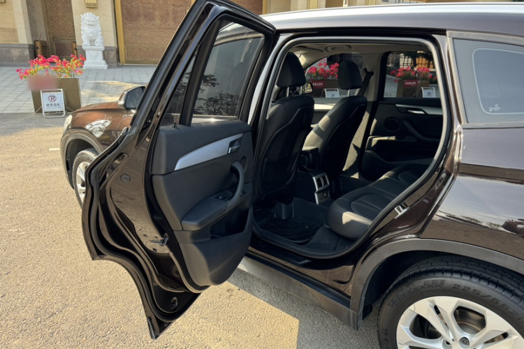 宝马X1 2016款 sDrive18Li 尊享型中控内饰7003