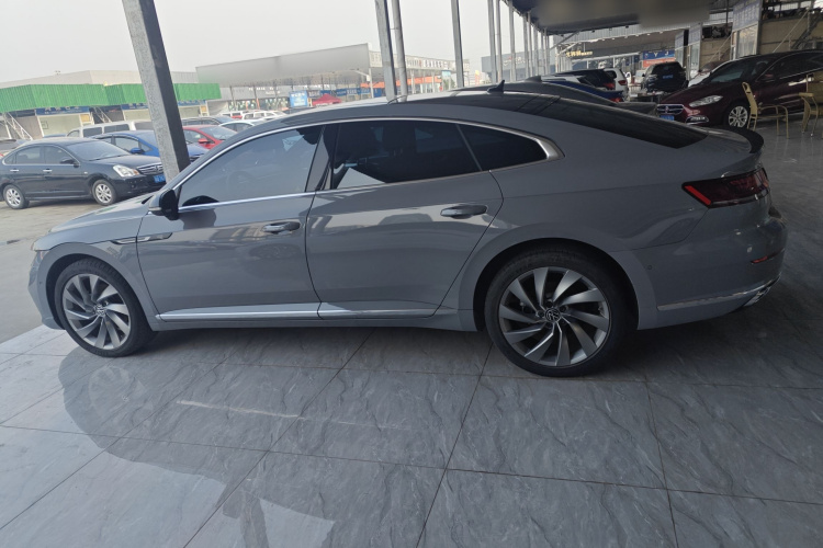 一汽-大众CC 2023款 380TSI 夺目版车身外观4