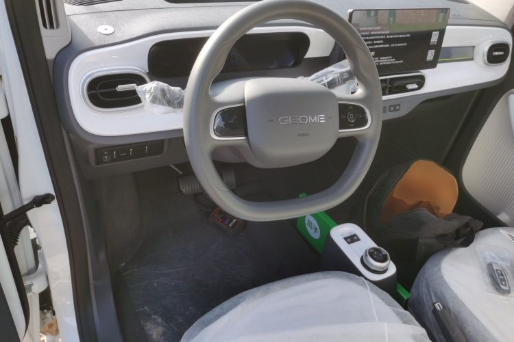 吉利银河 熊猫 2025款 210km 元气熊中控内饰12