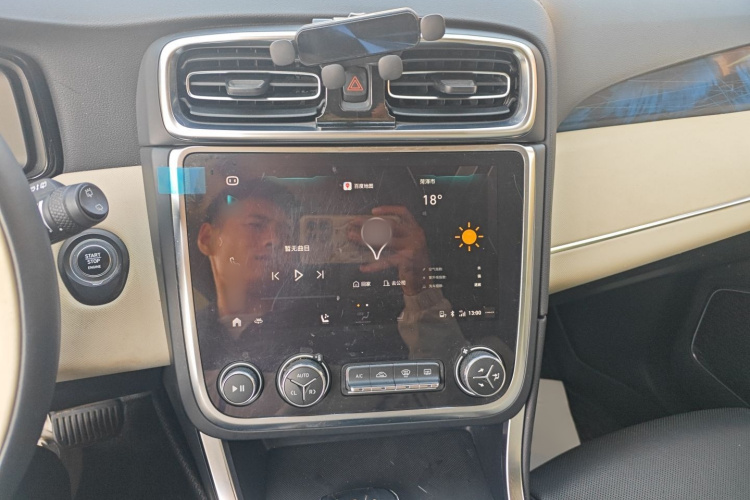 领克01 2017款 2.0T 两驱耀Pro版局部细节16