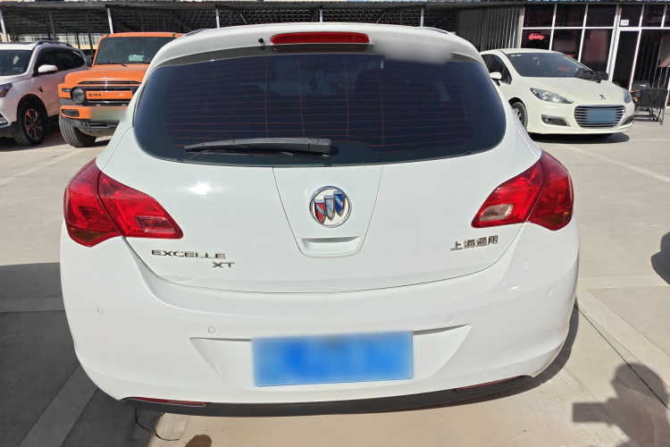 别克 英朗 2014款 XT 1.6L 自动时尚版车身外观6