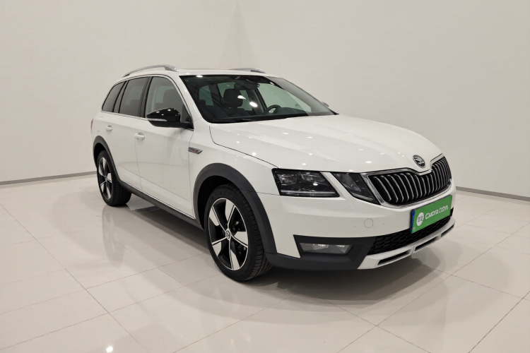 斯柯达 明锐 2019款 旅行车 TSI280 DSG豪华版 国VI车身外观3