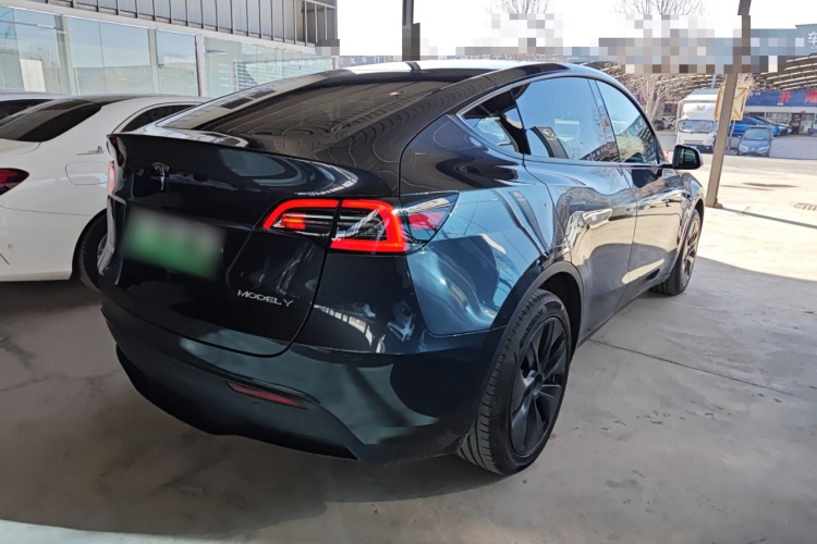 特斯拉 Model Y 2024款 长续航全轮驱动版车身外观7