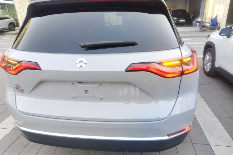 蔚来ES8 2020款 415KM 六座版车身外观6004