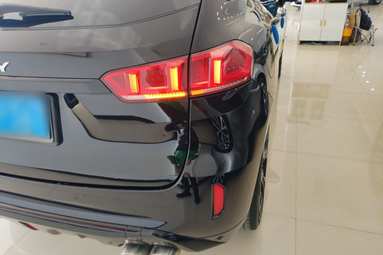 魏牌 VV7 2017款 2.0T 旗舰型车身外观6006