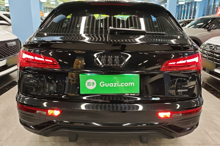 奥迪Q5L Sportback 2022款 改款 45 TFSI 豪华型车身外观6