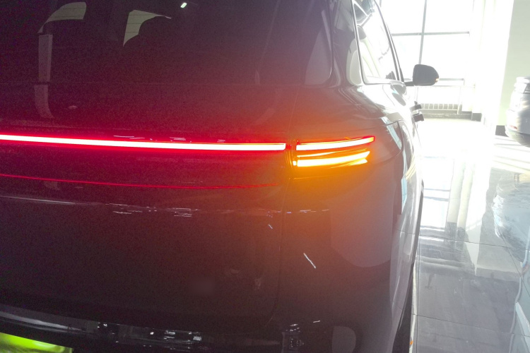 理想汽车 理想L8 2024款 Max车身外观9