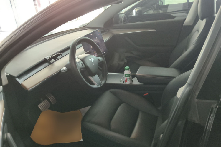 特斯拉 Model 3 2022款 Performance高性能全轮驱动版局部细节19