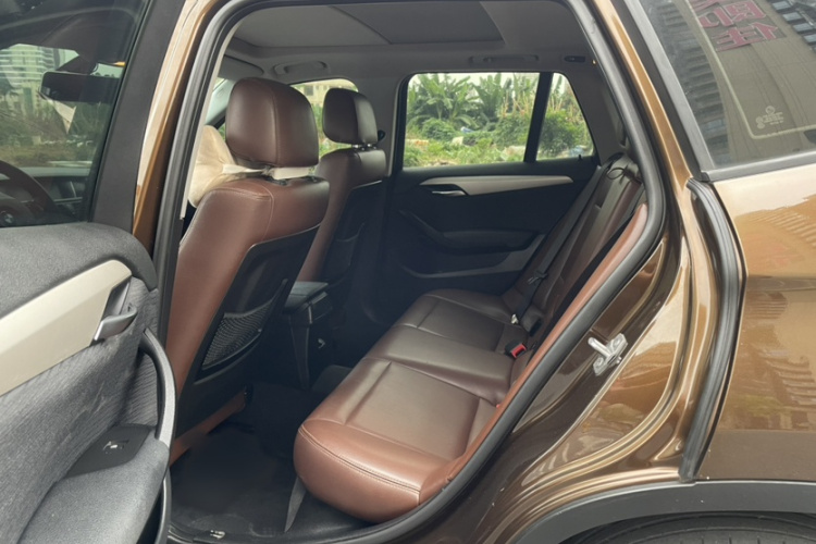 宝马X1 2014款 sDrive18i 时尚型中控内饰7002