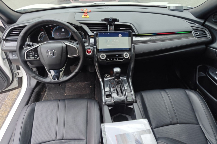 本田 思域 2021款 HATCHBACK 220TURBO CVT新锐控中控内饰12