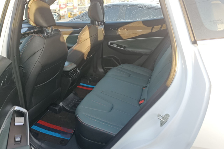 吉利汽车 博越 2024款 1.5TD 智联+中控内饰7004