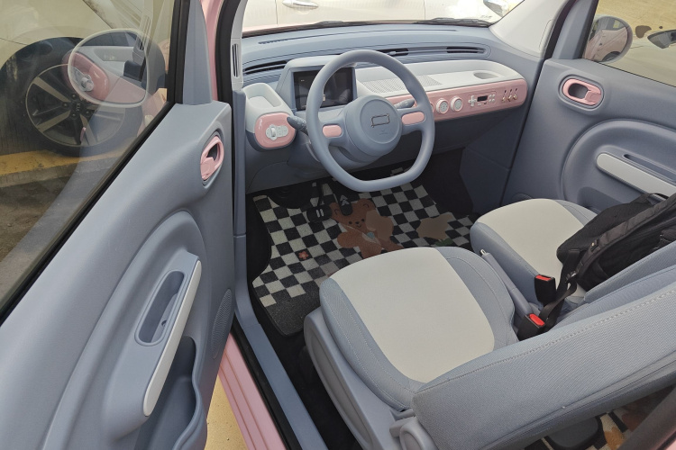 奔腾小马 2025款 222km 灵动马中控内饰20