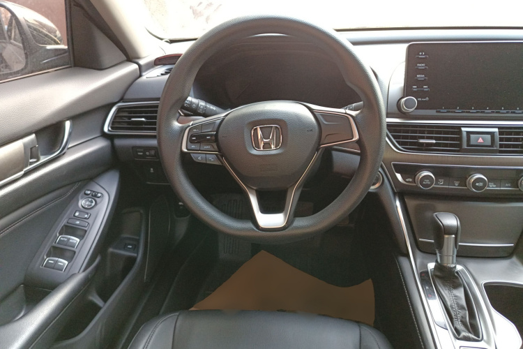 本田 雅阁 2018款 230TURBO 舒适版 国V中控内饰13