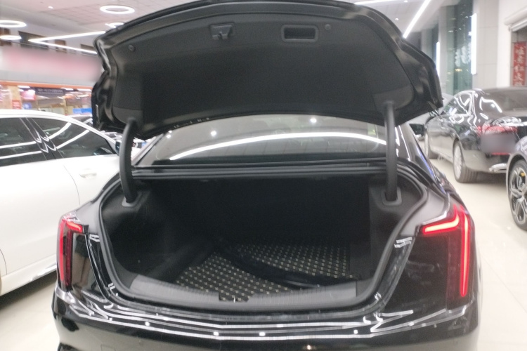 凯迪拉克CT5 2020款 改款 28T 豪华型机舱底盘23