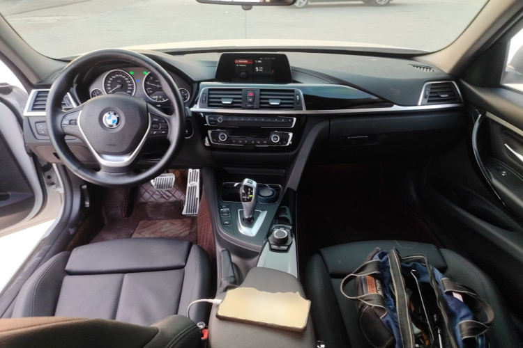 宝马3系 2018款 318Li中控内饰7002