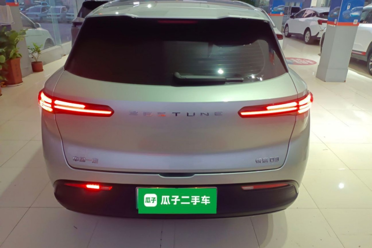 奔腾 悦意03 2025款 565km 臻享版车身外观6