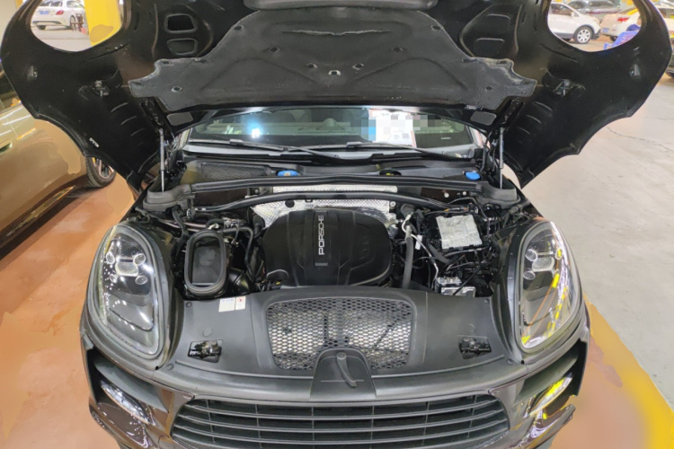 保时捷 2020款 Macan 2.0T机舱底盘24