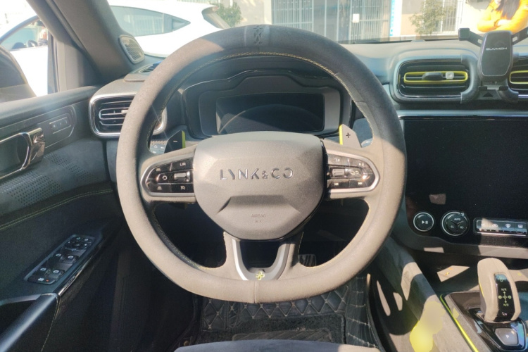 领克03 2019款 03+ 2.0TD 自动驭风版中控内饰13