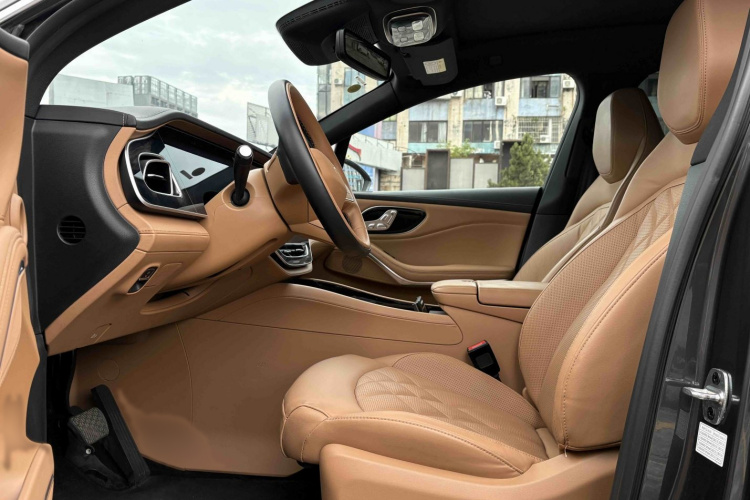 飞凡汽车 飞凡R7 2023款 后驱屏霸版中控内饰7001