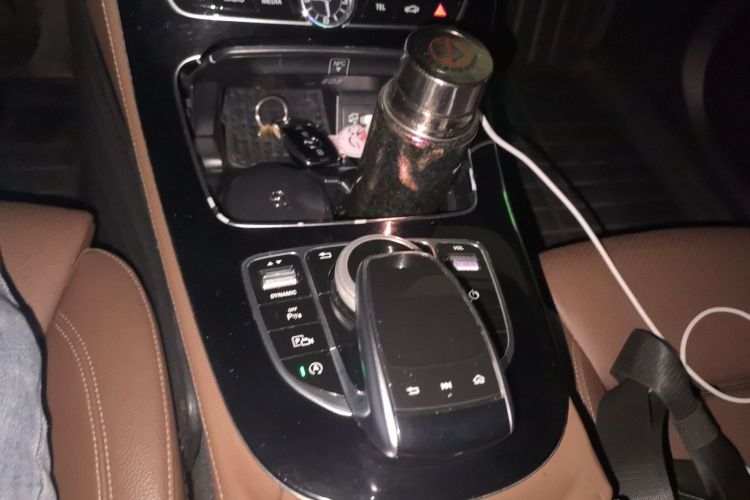 奔驰E级 2017款 E 200 L 运动型 4MATIC局部细节18