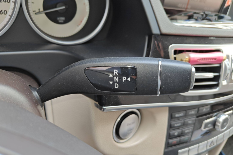 奔驰E级 2015款 E 260 L 运动型局部细节18