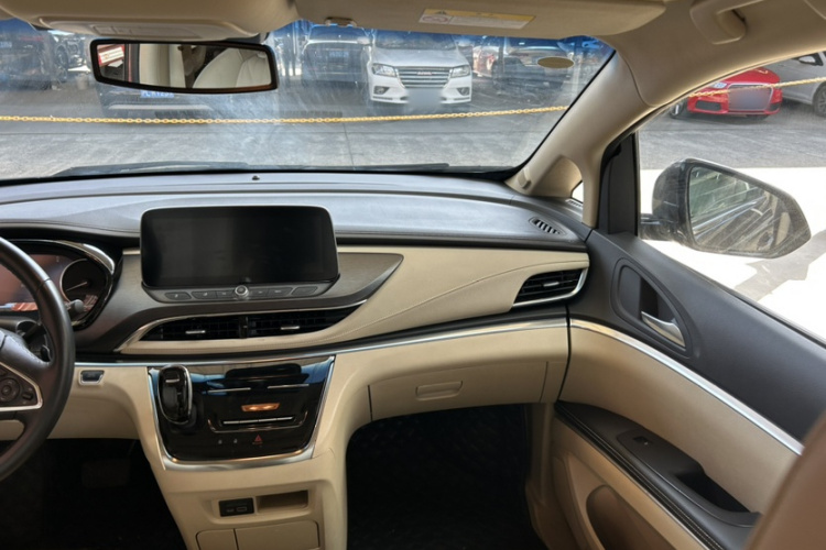 别克GL8 2023款 改款 陆上公务舱 豪华型中控内饰7001