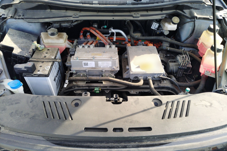 小鹏G3 2022款 G3i 520G+机舱底盘24