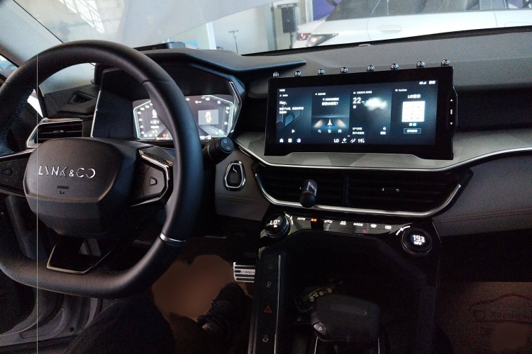 领克06 EM-P 2022款 PHEV 84KM续航版 Pro中控内饰7002