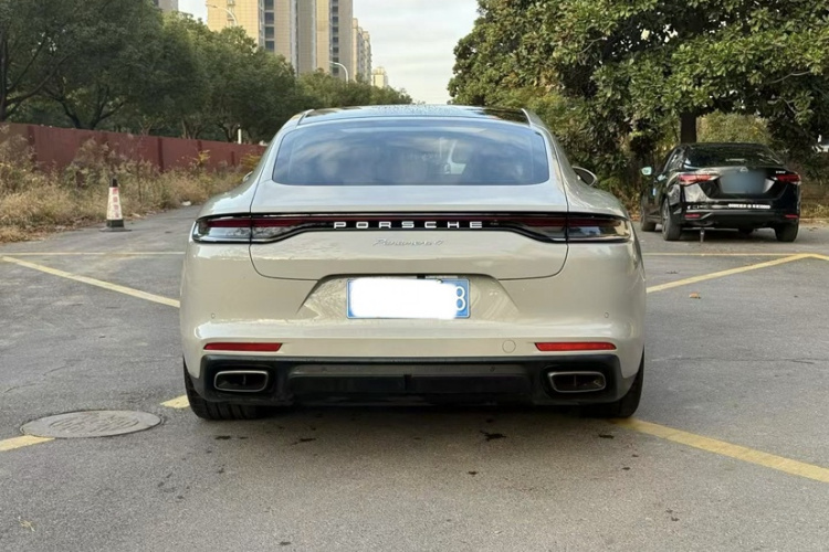 保时捷 2022款 Panamera 4 行政加长版 2.9T车身外观6004