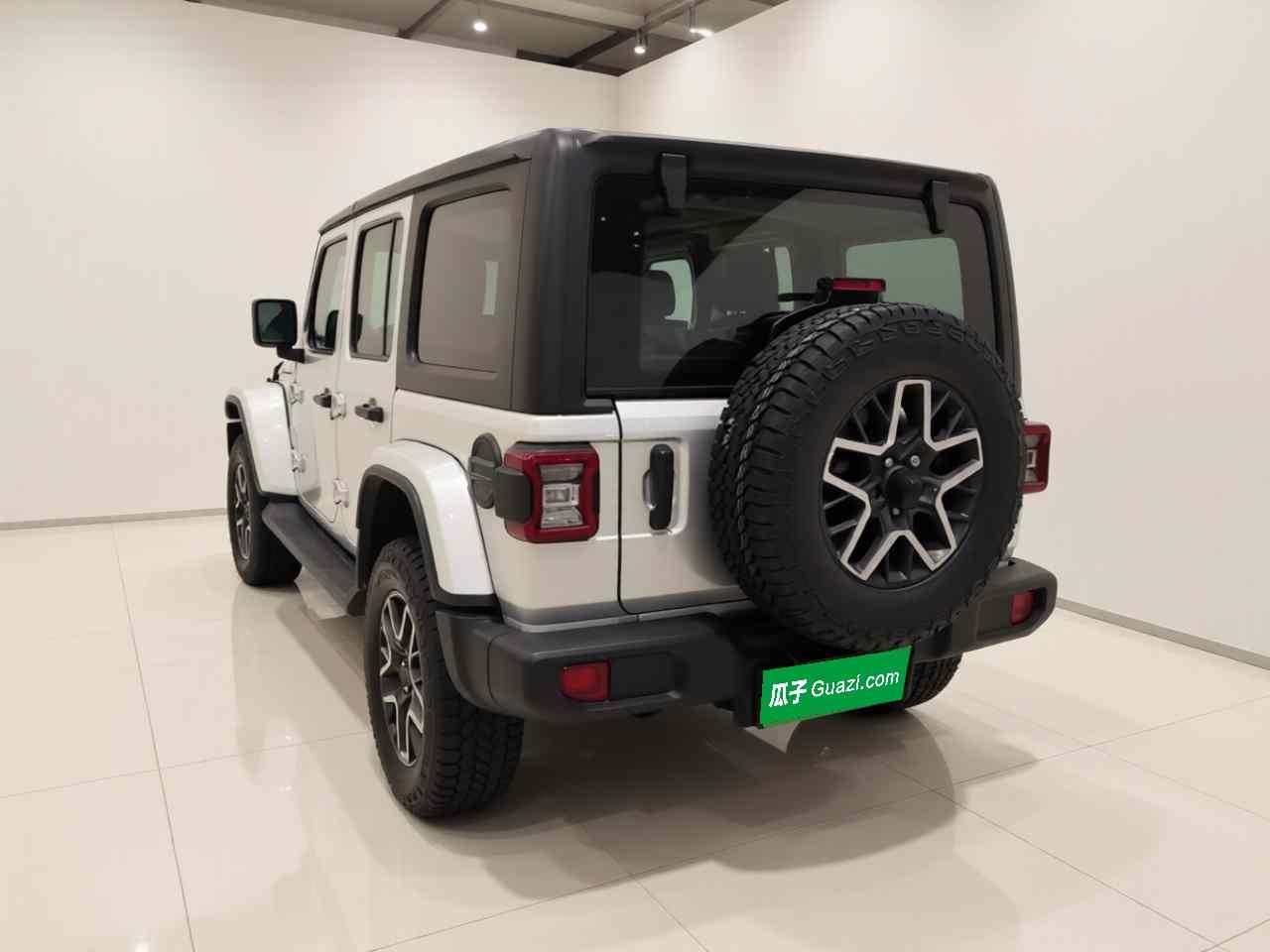 Jeep 牧马人 2024款 2.0T 撒哈拉四门版(3)