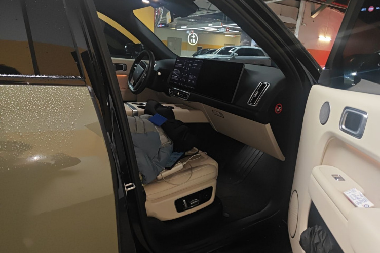 理想汽车 理想L8 2023款 Pro局部细节9005