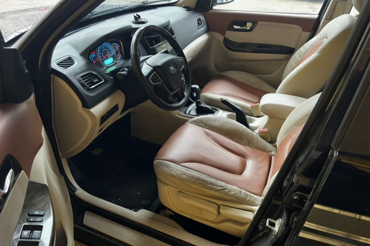 海马S7 2015款 改款 2.0L 自动纵驰型中控内饰7002