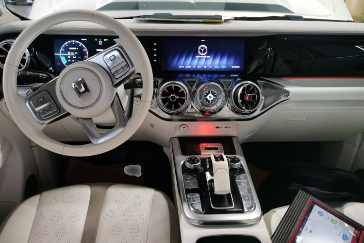 超境汽车 共创坦克300 2021款 2.0T 赛博坦克中控内饰7002