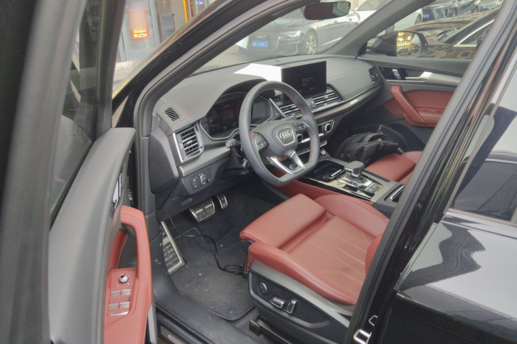 奥迪Q5L 2025款 40 TFSI 豪华动感型中控内饰7003