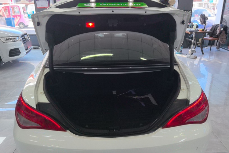 奔驰CLA 2019款 CLA 200 动感型机舱底盘23