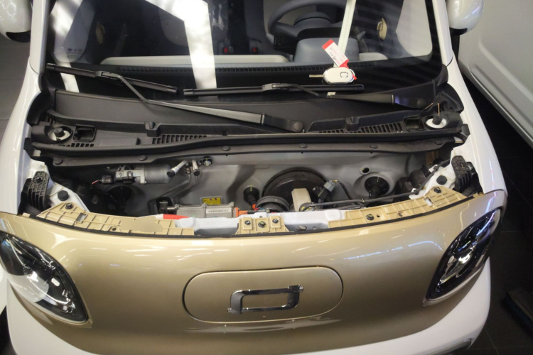 奔腾小马 2025款 222km 灵动马机舱底盘24