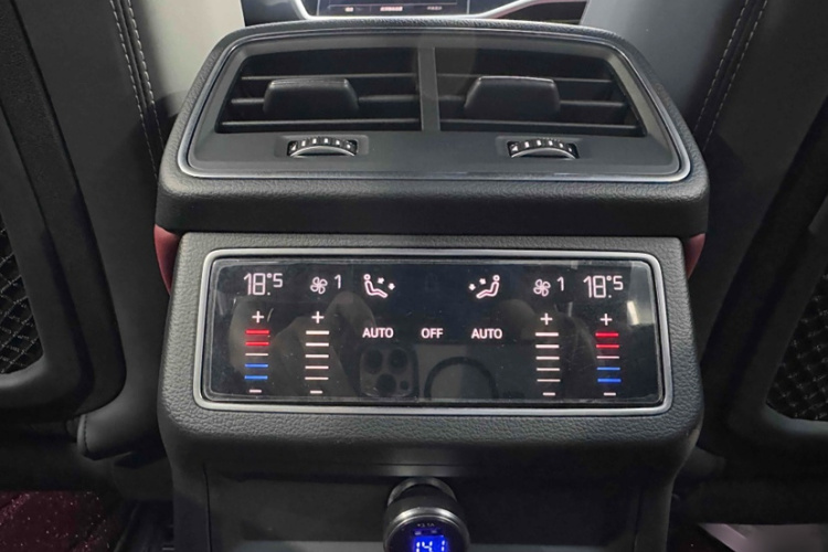 奥迪S6 2020款 S6 2.9T中控内饰7004