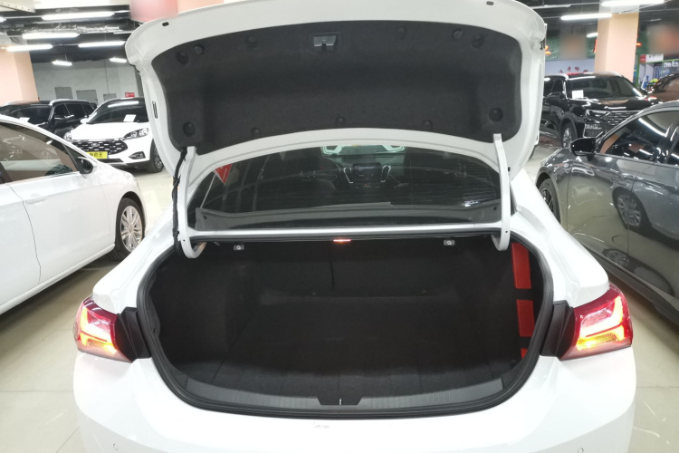 雪佛兰 迈锐宝XL 2019款 535T CVT锐动版机舱底盘23