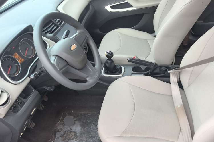 雪佛兰 2015款 赛欧3 1.5L 手动理想天窗版中控内饰19